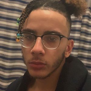 Meet your Posher, Derrick